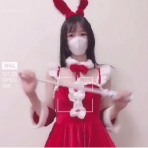 50M红衣小妹子1V视频
